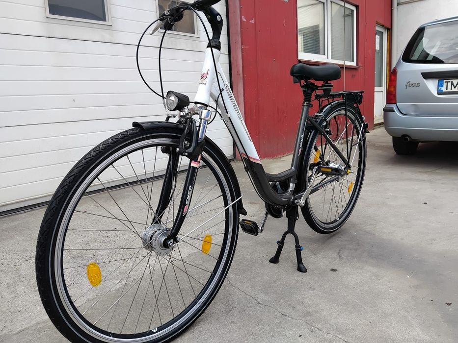 Vând bicicleta din aluminiu pentru damă