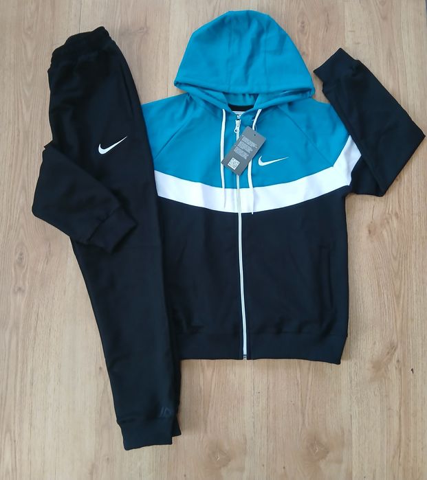 Детски пролетни екипи Nike- до 16 години