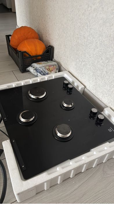 Продам газовую плиту