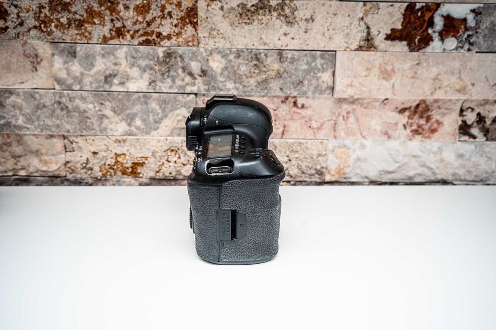 Canon 5D Mark IV 36K