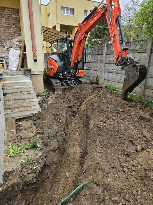 Închiriere Excavator