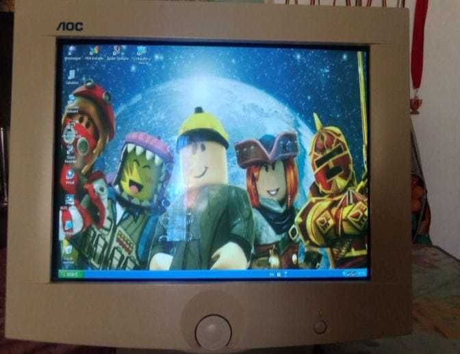 Monitor CRT 17" 7F A0C Germania Gmbh Gaming / Windows 98 - functional