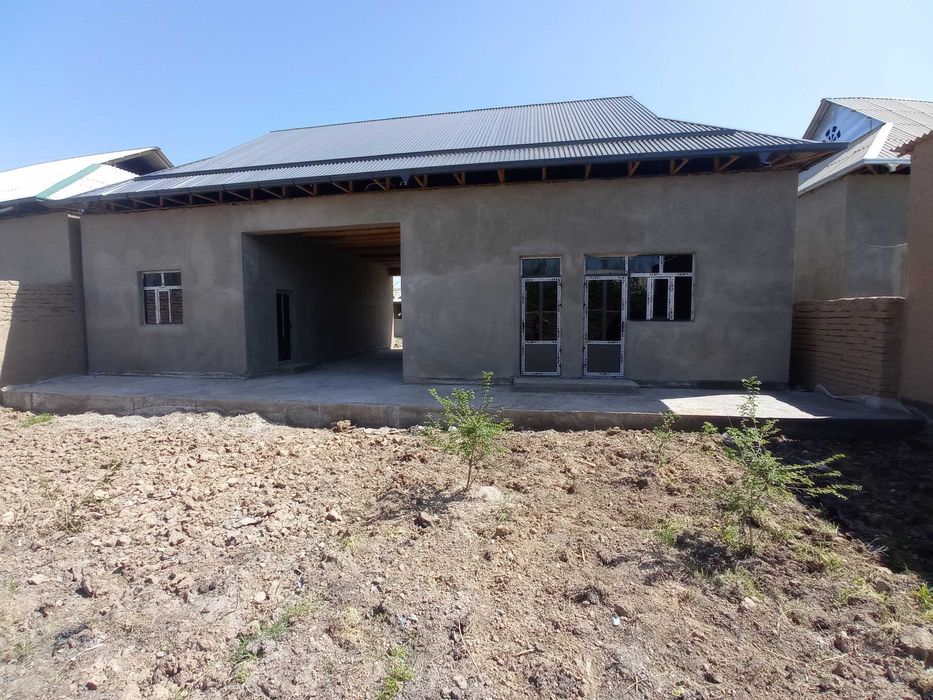 yangi qurilgan zamonaviy uy sotiladi