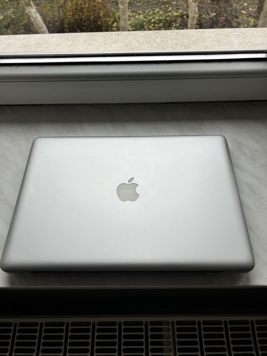 Macbook Pro 15' mid 2012 / i7 /16gb ram/ nvidia gt650m si intel / ssd