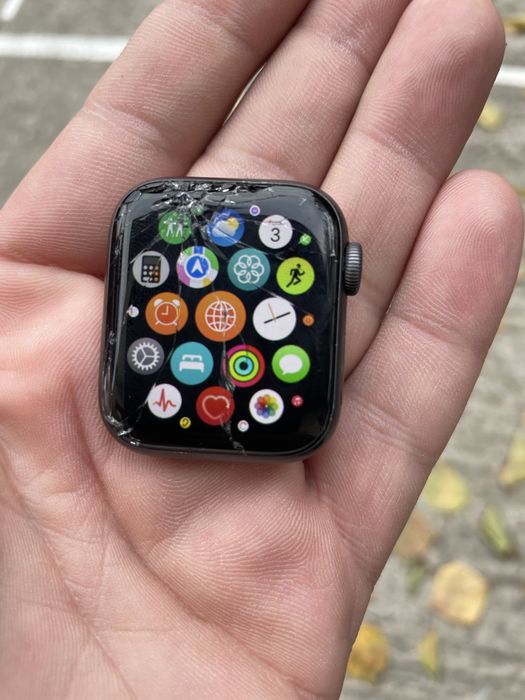 Pentru piese apple watch 4 placa buna