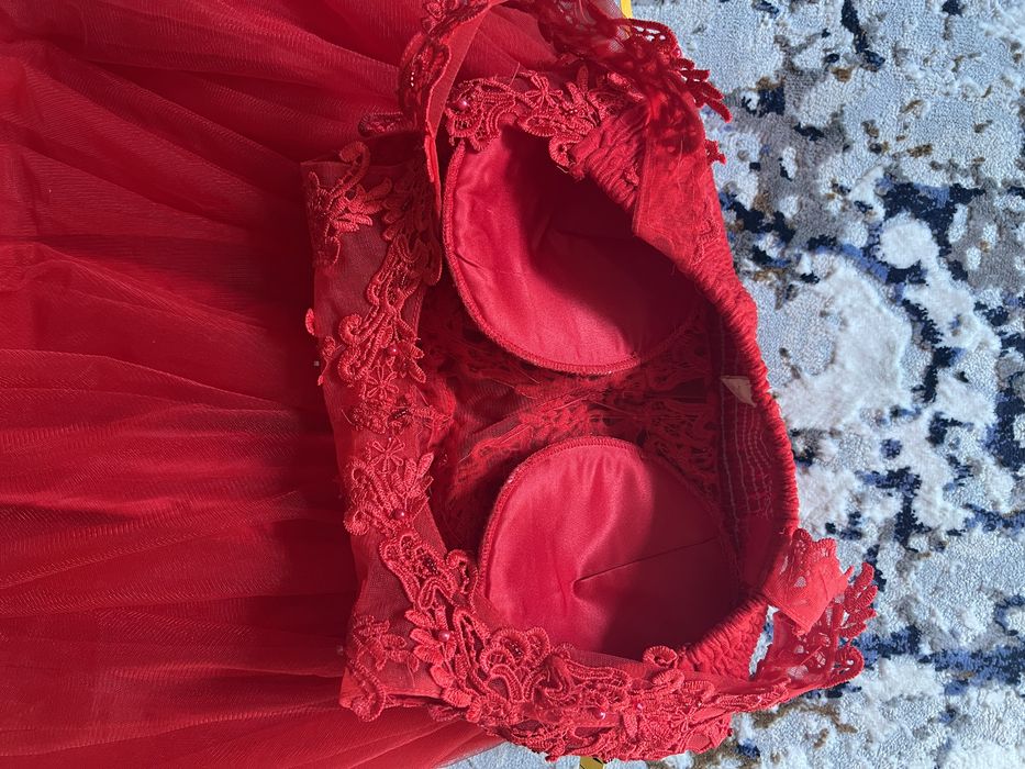 Vând rochiță purtata o singura dată