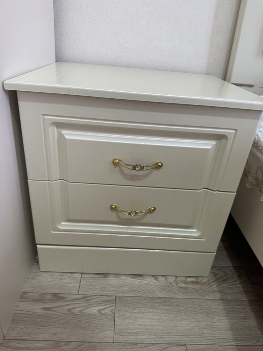 Продам спальный гарнитур