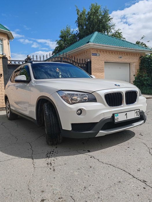 X1 2013 компактный кроссовер