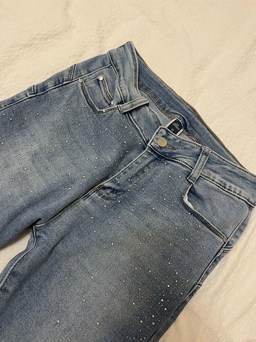 Дънки с камъчета