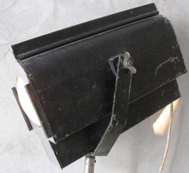 Reflector clasic cu trepied (c30)