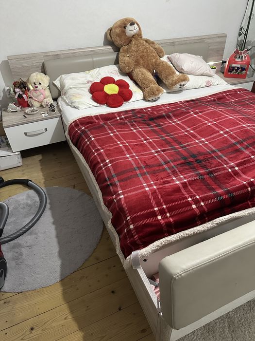 Dormitor complet: Dulap , noptiere, pat