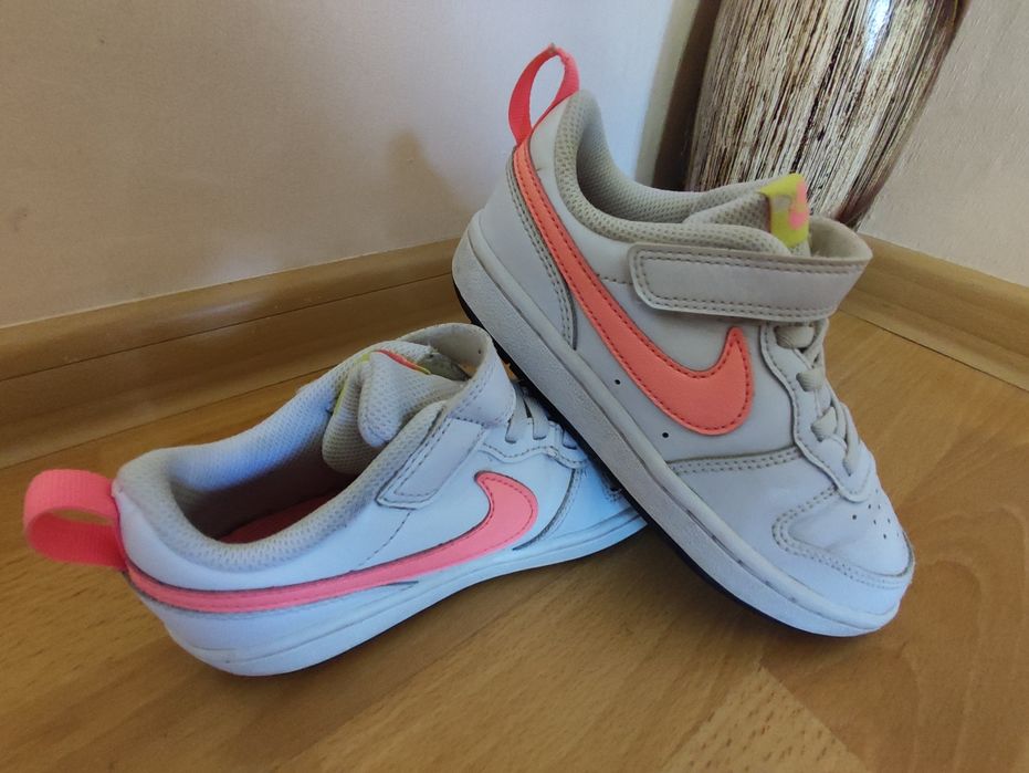 Маратонки nike uk 6.5 eur 23.5 обувани веднъж