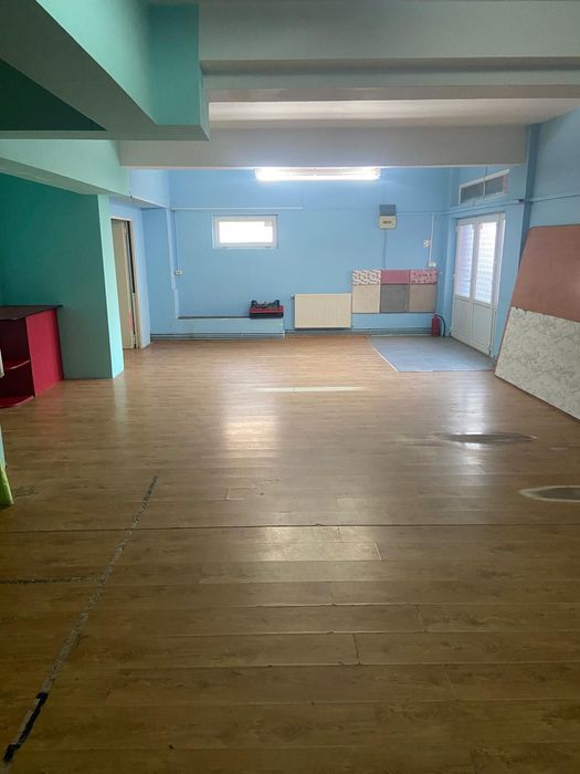 Închiriez spațiu comercial