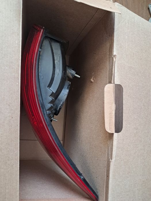 Задний правый фонарь лада гранта фл