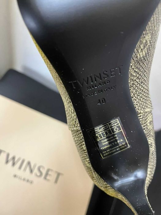 Продавам дамски кожени ботуши TWINSET, размер 40.