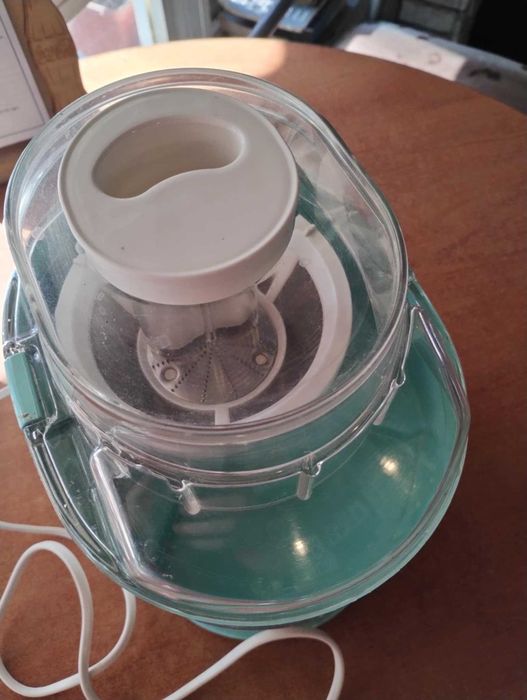 Сокоизтисквачка Delongi robo djet