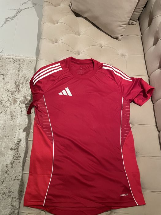 Compleu fotbal , tricouri,