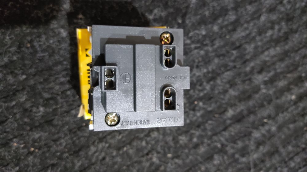 Продам  электрические розетки Vimar