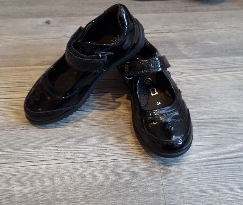 Нови обувки GEOX