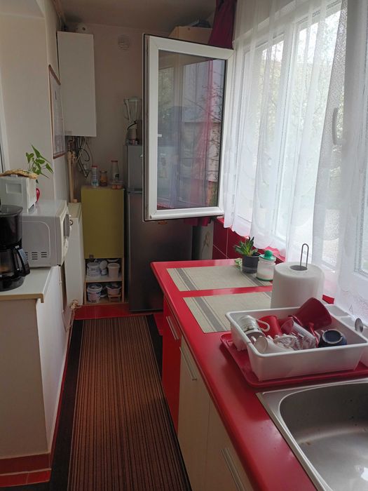 Garsoniera spatioasa, cu pivnita