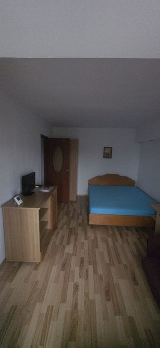 Ofer spre inchiriere garsoniera zona Casa Cartii zona magazin La Mosu