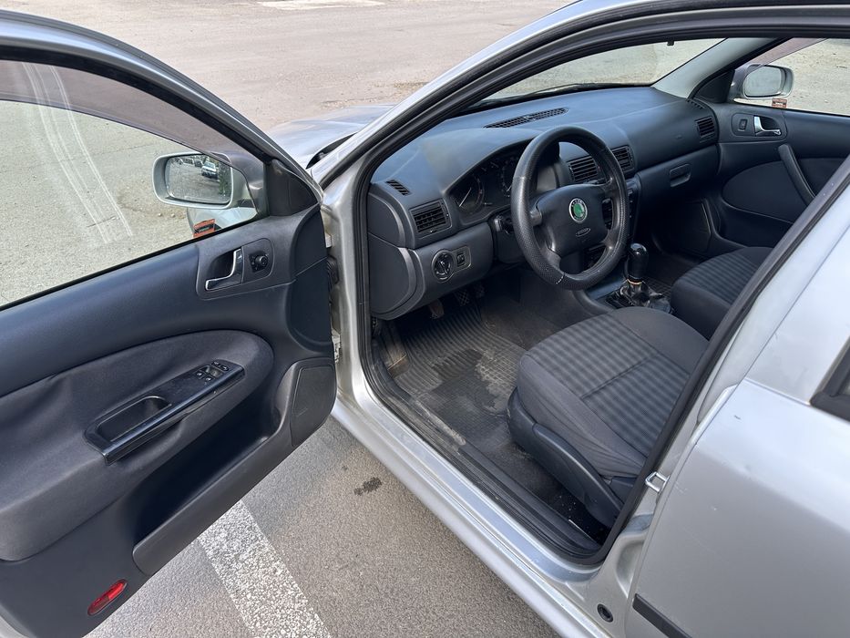 Vand Skoda Octavia 1.6 benzina