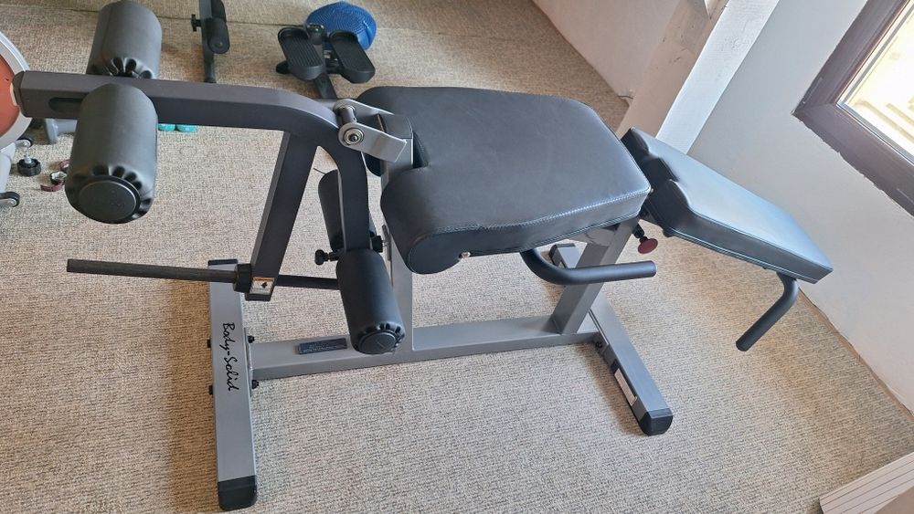 Vând aparat profesional extensii picioare BodySolid GLCE365,mărimea S