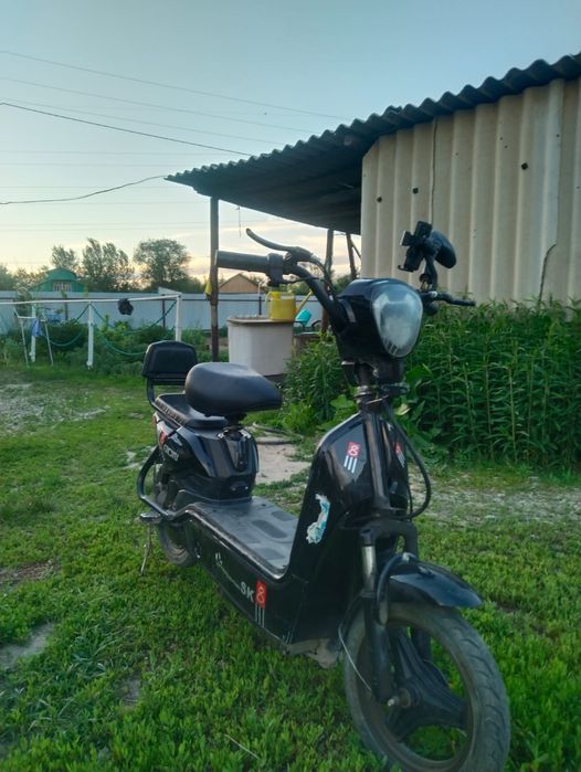 Зарядка, шлем, диржатель для телефона падарок