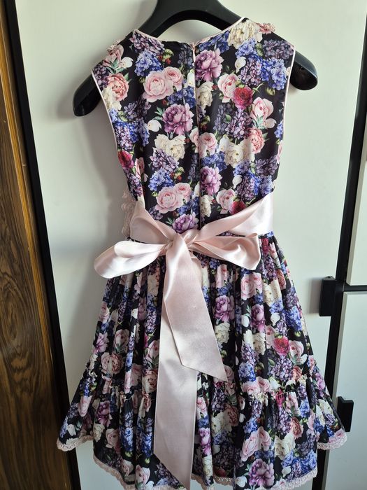 Официална рокля  за момиче Unique размер 134-140 см.