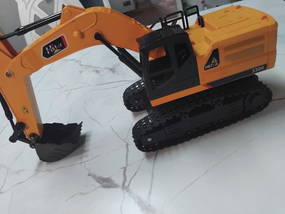 Игрушка экскаватор