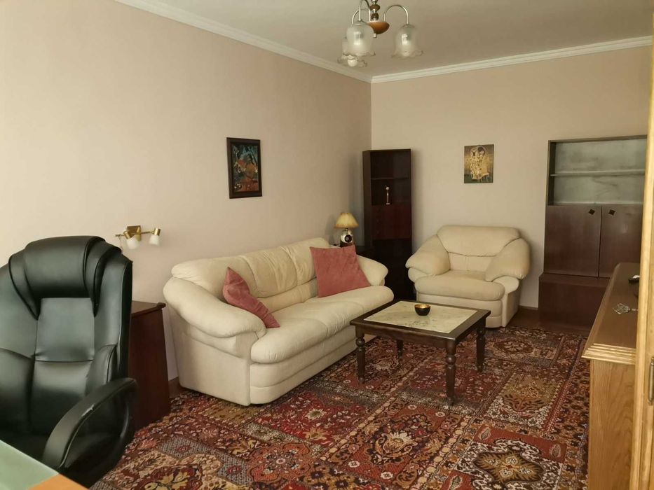 Дава се под наем Двустаен апартамент в София, Гео Милев - 75 кв.м за 600 € - Снимка #1