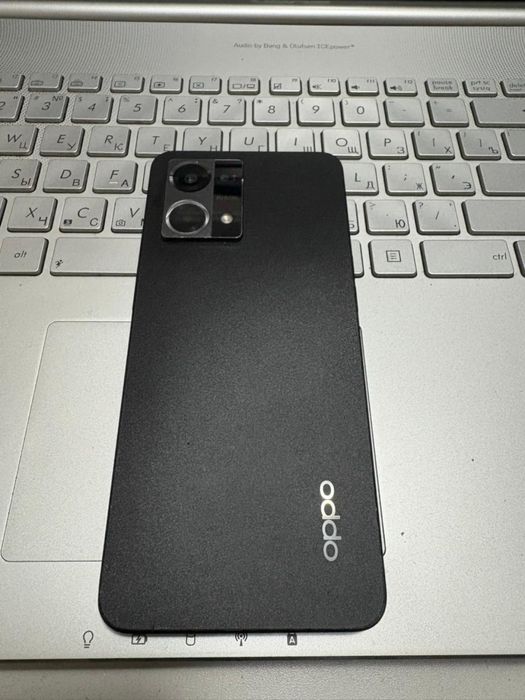 Продам телефон Oppo Reno 7 4G 128/8