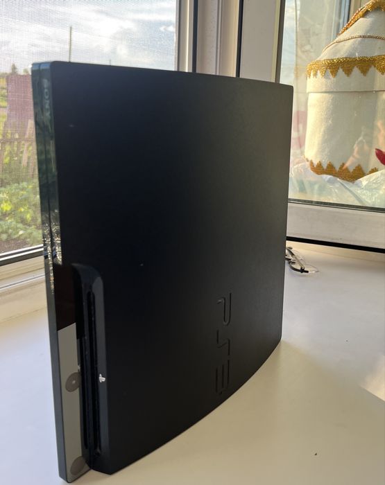 PS3 с коробкой в идияле