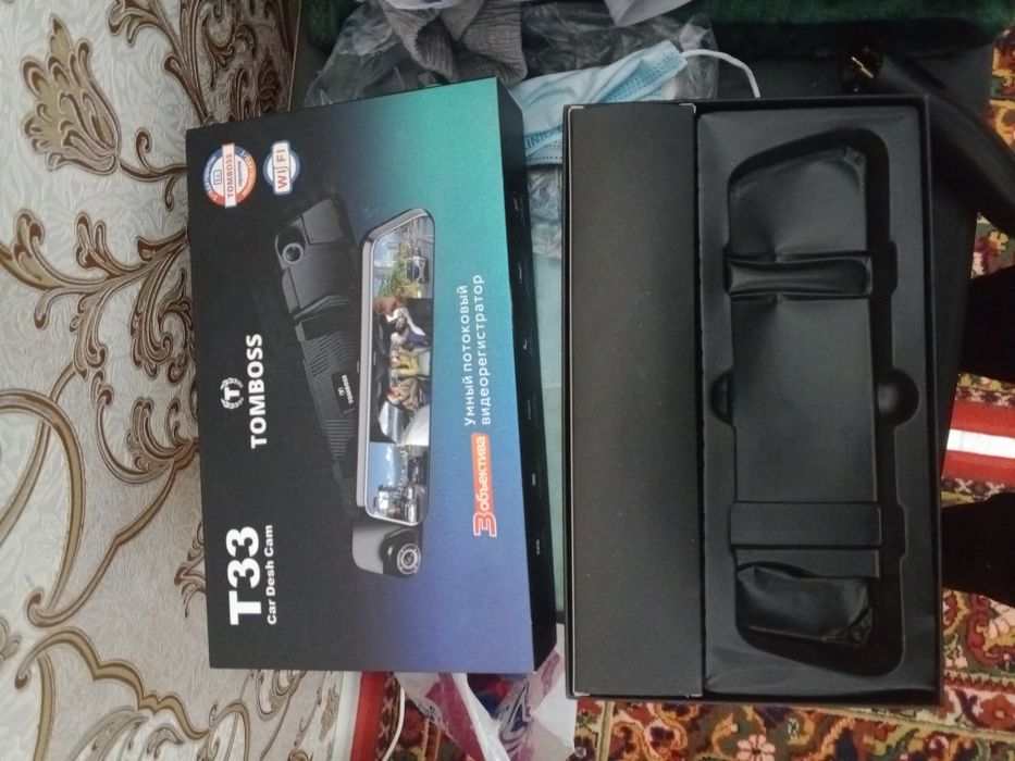 видеорегистратор-зеркало Tomboss T33.