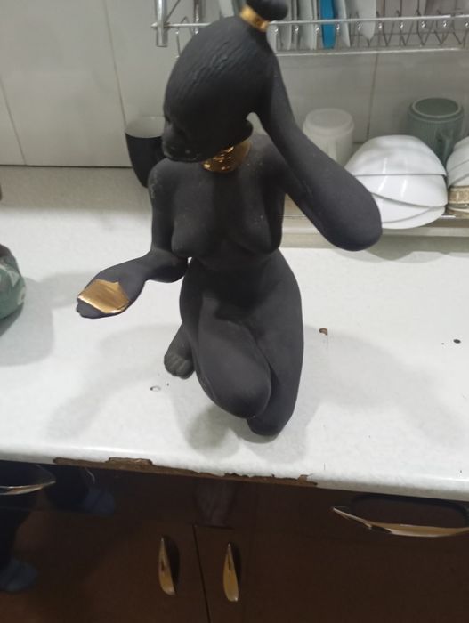 Статуэтка черная принцесса