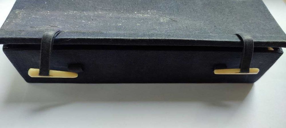 Старинная статуэтка из натуральной слоновой кости