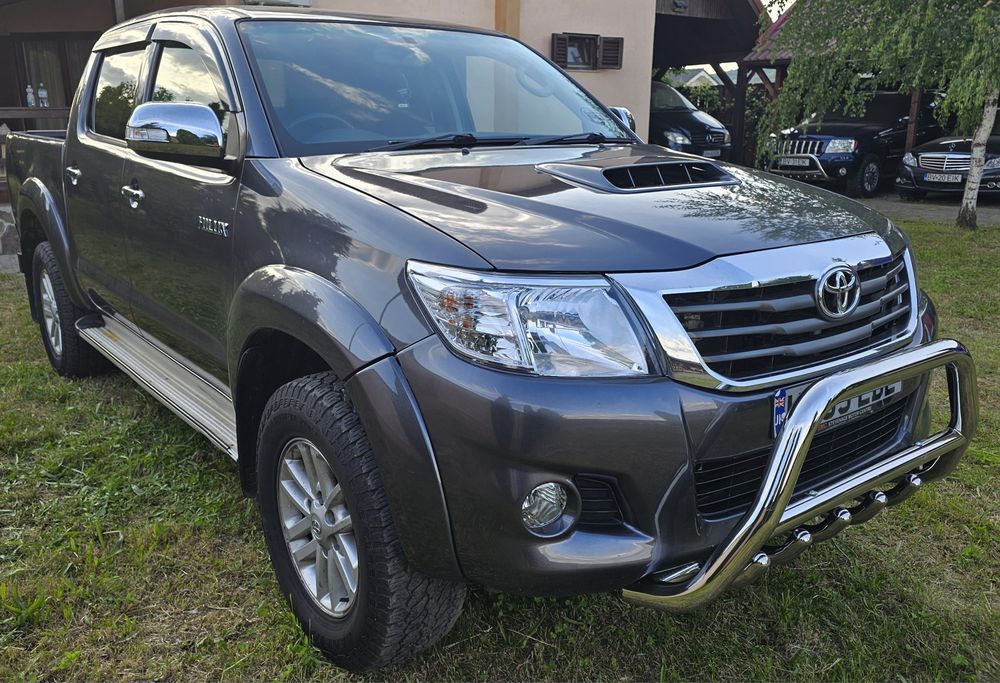 Toyota hilux 2015