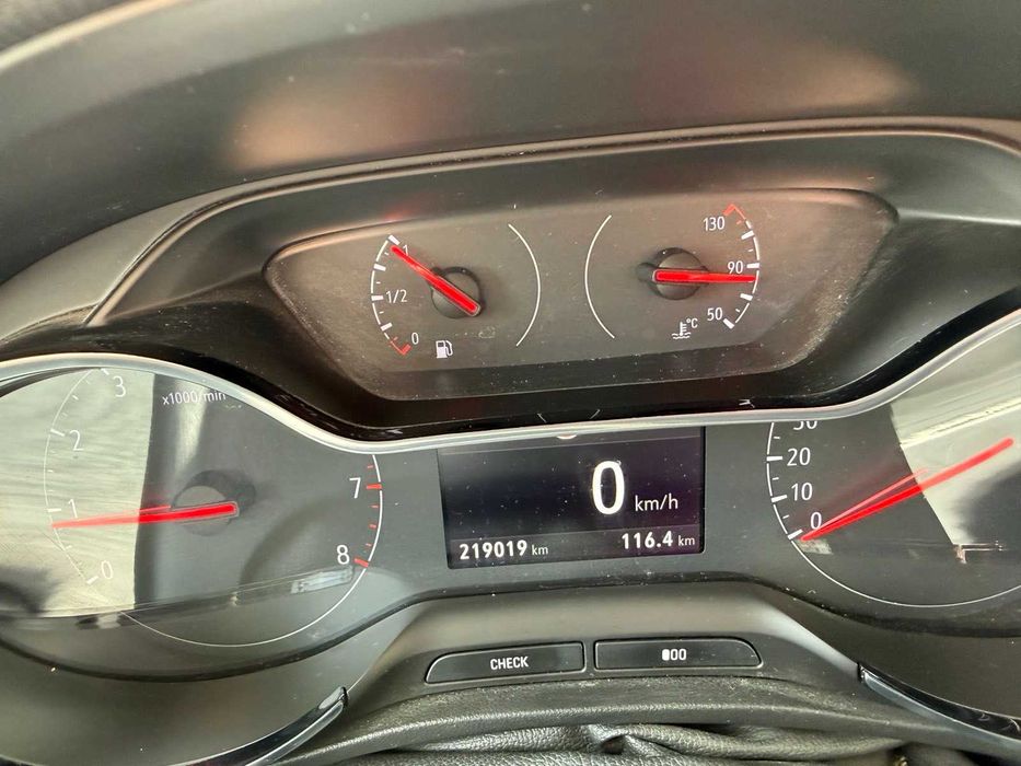 Продавам opel Crosland X