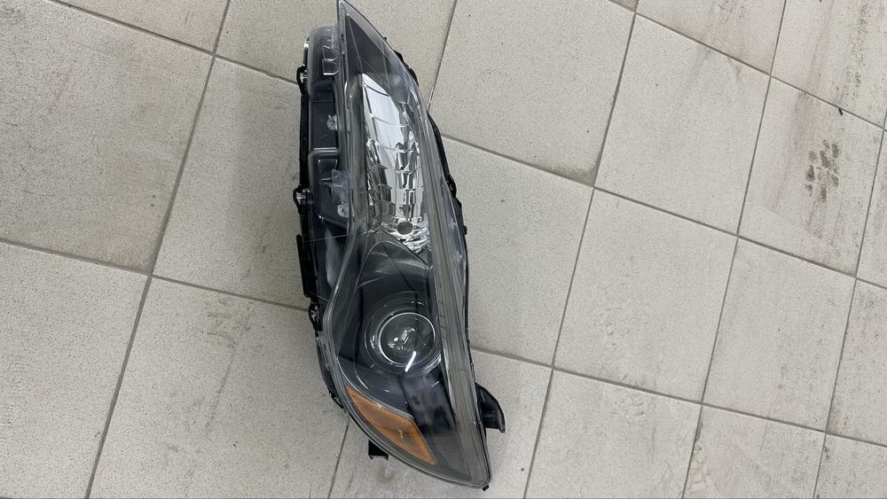 Левая фара Toyota Camry