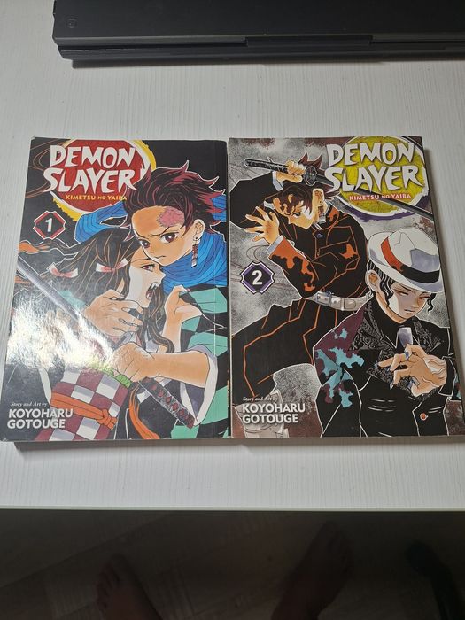 Продавам demon slayer том 1 и 2