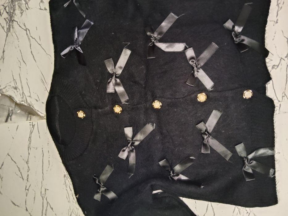 Pulover de damă cu fundițe