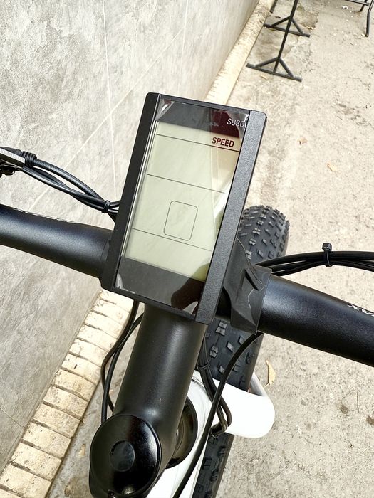 Электровелосипеды в ассортименте.