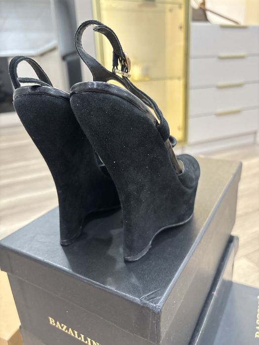 Продам босоножки