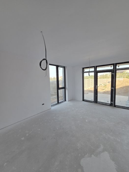 Vând 1/2 duplex Mosnita Veche