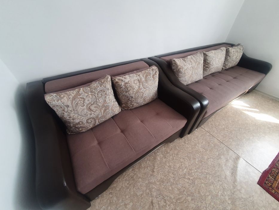 Продам два комплекта диванов