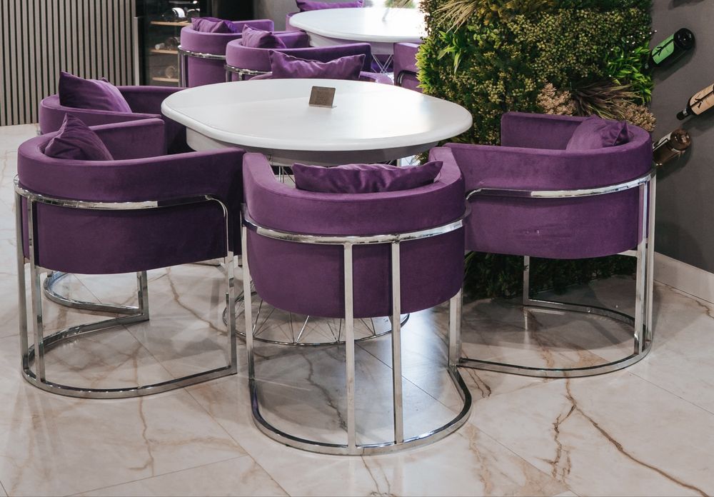 Scaune și banchete din catifea mov cu cadru inox – stare foarte bună