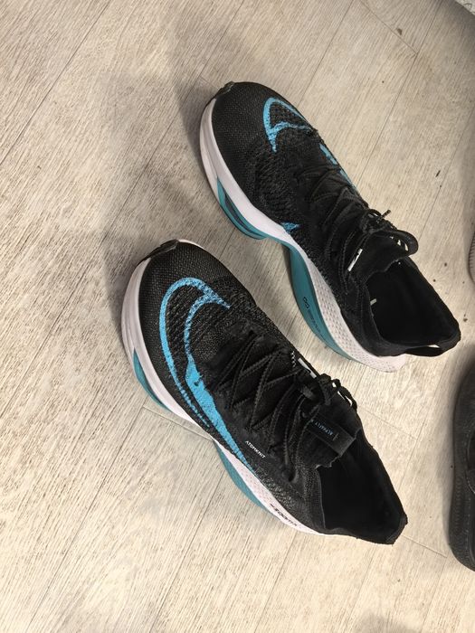 Продам Кроссовки