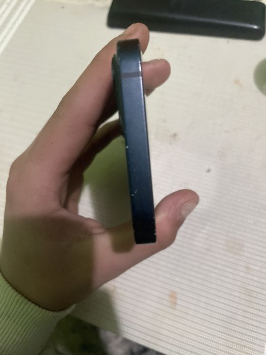 IPhone 13 на части