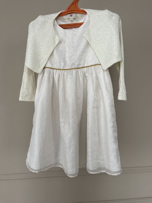 Платье нарядное.