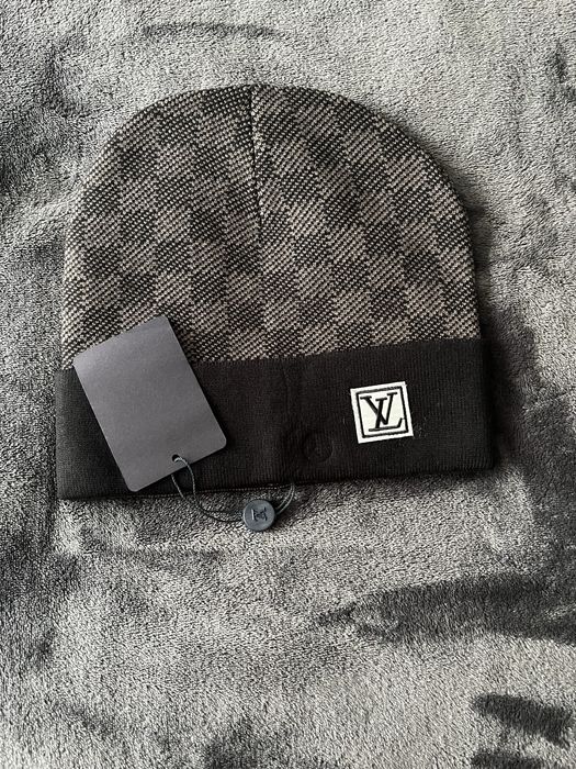 Caciula louis vuitton